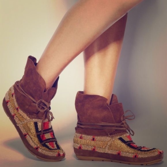 House of Harlow 1960 Suede & Beaded ankle boots - Picture 1 of 16